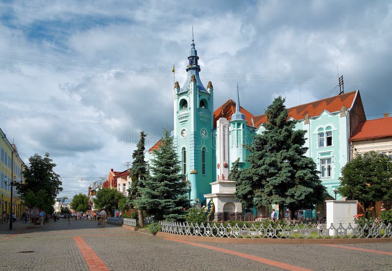 Rathaus von Mukachevo, Westukraine lizenzfreie stockbilder Rathaus von Mukachevo, Westukraine lizenzfreie stockbilder