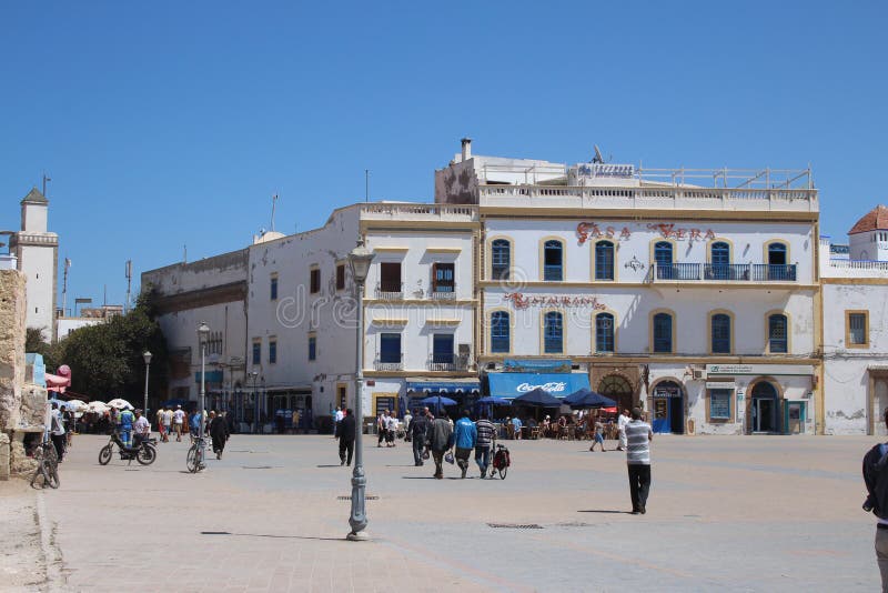 Rathausplatz in Essaouira lizenzfreies stockbild