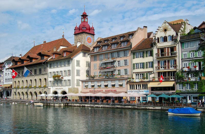 Rathausquai - Luzerne royalty-vrije stock foto Rathausquai - Luzerne royalty-vrije stock foto