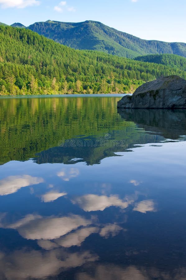 Rattlesnake lake stock photo. Image of reflection, summer 27096698