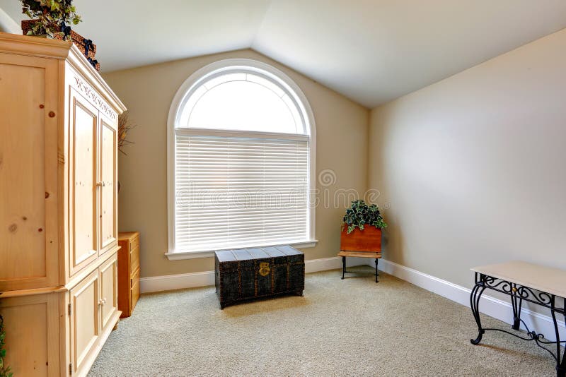 Bogen Mit Leerem Raum- Und Holzkabinett. Neuer Luxushauptinnenraum