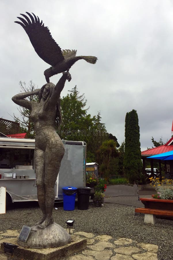 A Senhora Corvo de Ucluelet, BC fotografia de stock royalty free