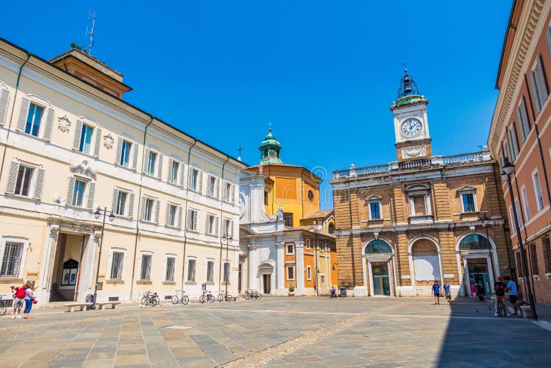 Ravena Itália Em Piazza Del Polo Foto de Stock - Imagem de famoso, noite:  243015308