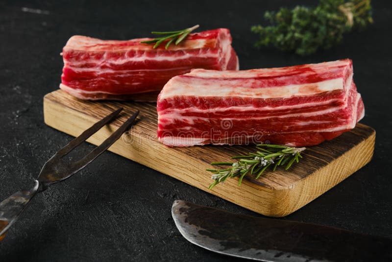 195 Beef Short Ribs Uncooked Black Stock Photos Free & RoyaltyFree