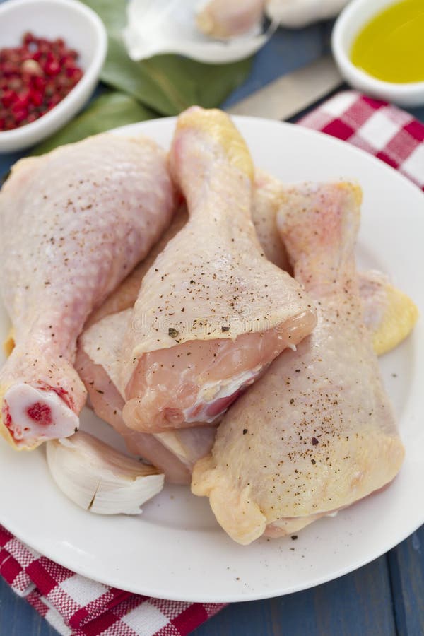 Raw chicken on dish stock image. Image of skin, kitchen 79284399