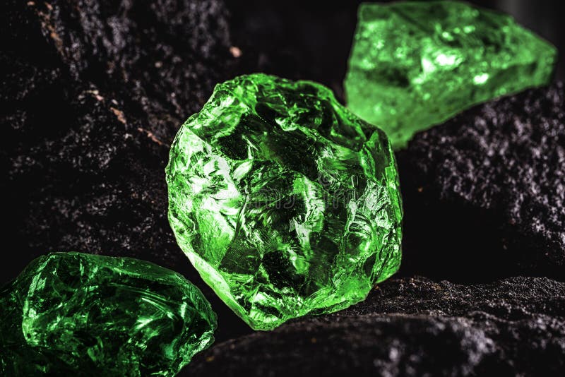Raw Emerald Gem in Rare Stone Mine, Bright Green Stone Stock Photo - Image  of rock, quartz: 221222702
