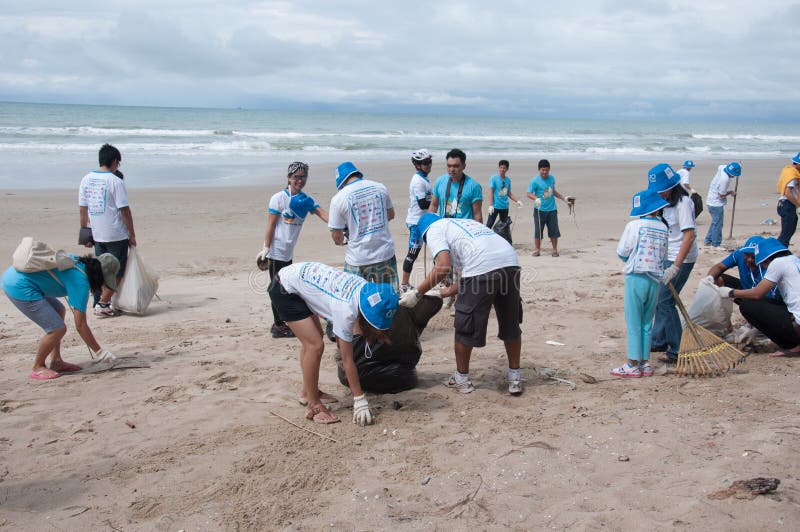 Rayong,Thailand: September 15 2012. Unidentified People Cleaning ...