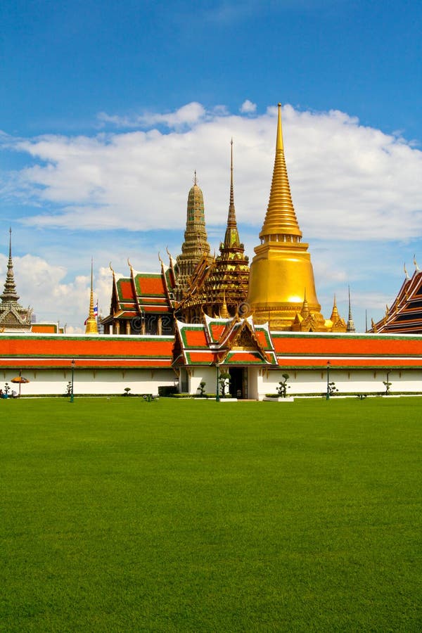 Re palazzo reale Wat Phra Kaeo Bangkok fotografie stock libere da diritti Re palazzo reale Wat Phra Kaeo Bangkok fotografie stock libere da diritti