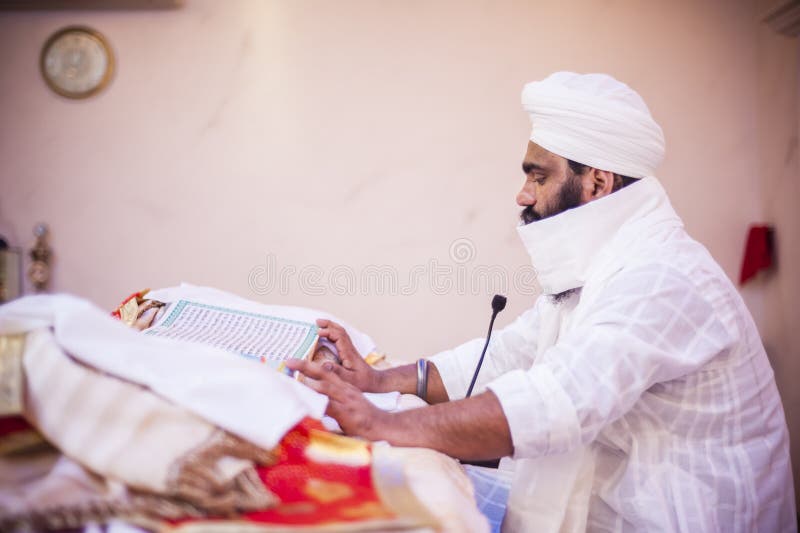 Reading Punjabi Writings editorial image. Image of sikh 36888600