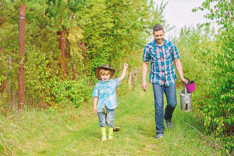 Farmers father save the innocence. Папа и сын Ковбои. Farmers father. My father be a Farmer. Lukes father is a Farmer Luke enjoys Living on a Farm .his father works ответы.