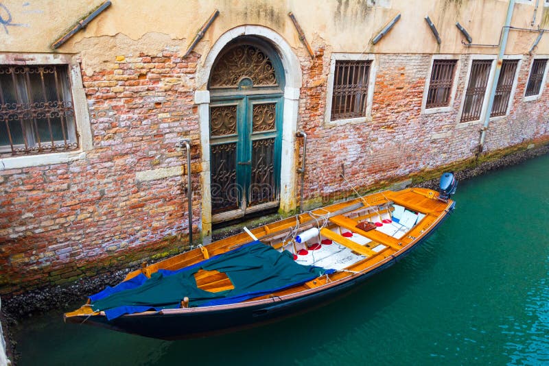 Real Door - Boat Pier in Venice royalty free stock photos