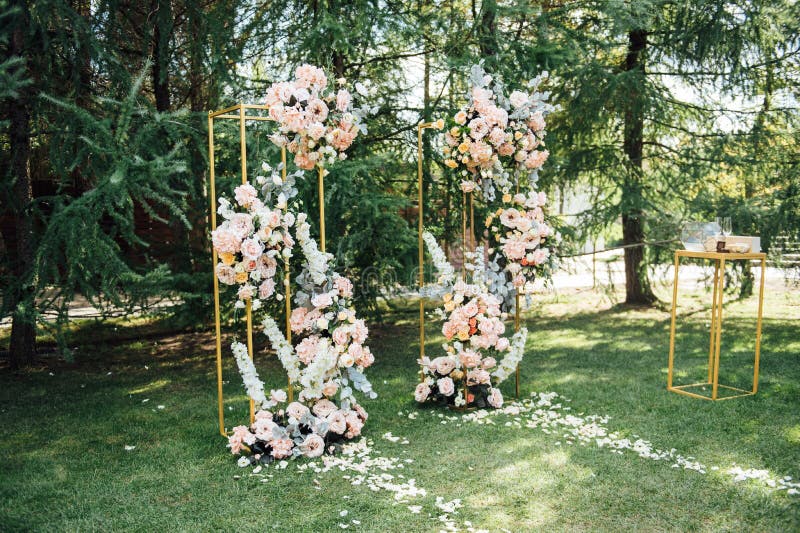 Real Flowers in the Wedding Arch for the Newlyweds Ceremony Stock Image Image of garden
