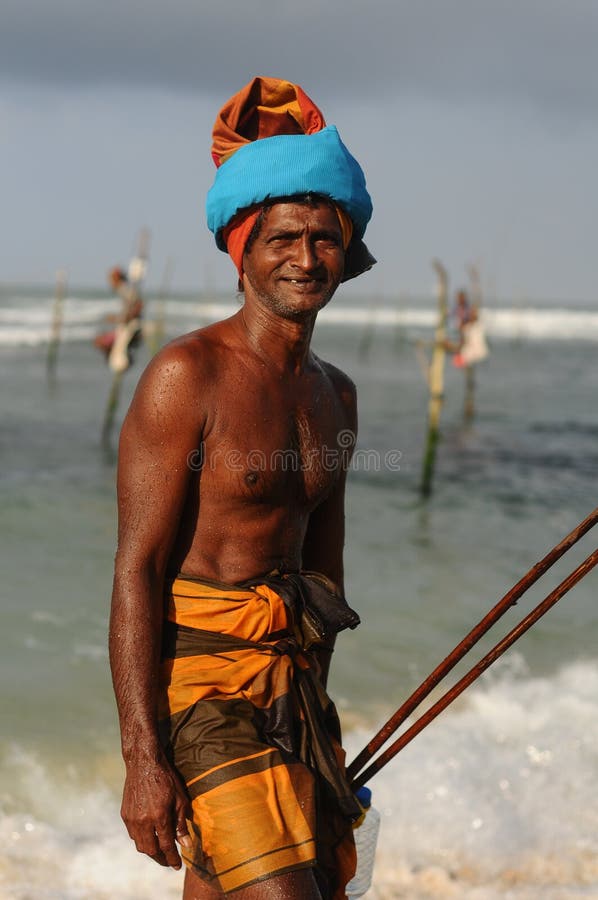 Real Stilt Fischer in Galle, Sri Lanka lizenzfreie stockfotos Real Stilt Fischer in Galle, Sri Lanka lizenzfreie stockfotos