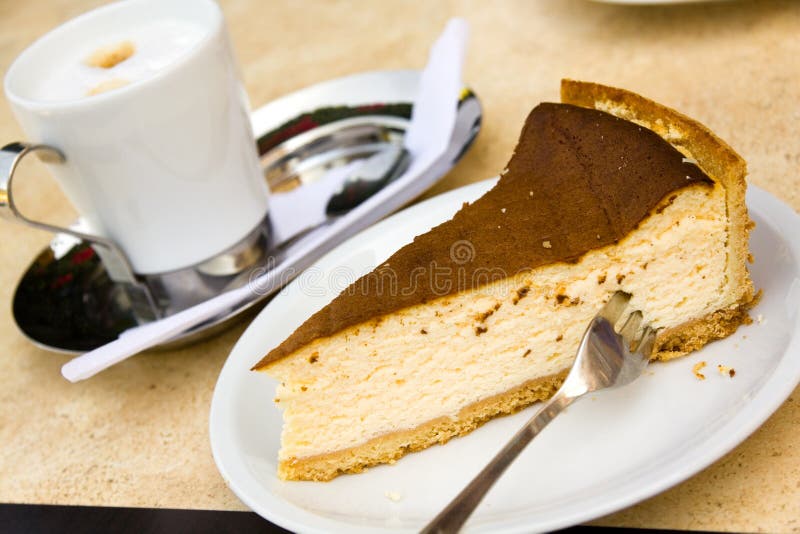 Rebanada De Pastel De Queso Con Café Imagen de archivo Imagen de