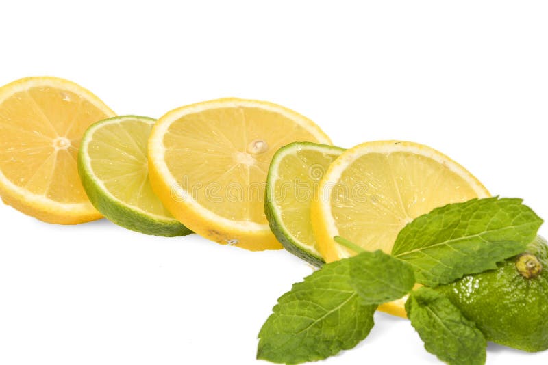 Rebanadas mezcladas del limón y de la cal imagenes de archivo Rebanadas mezcladas del limón y de la cal imagenes de archivo