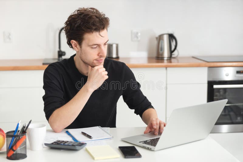 Recherche d'emploi ou concept de travail à distance images stock