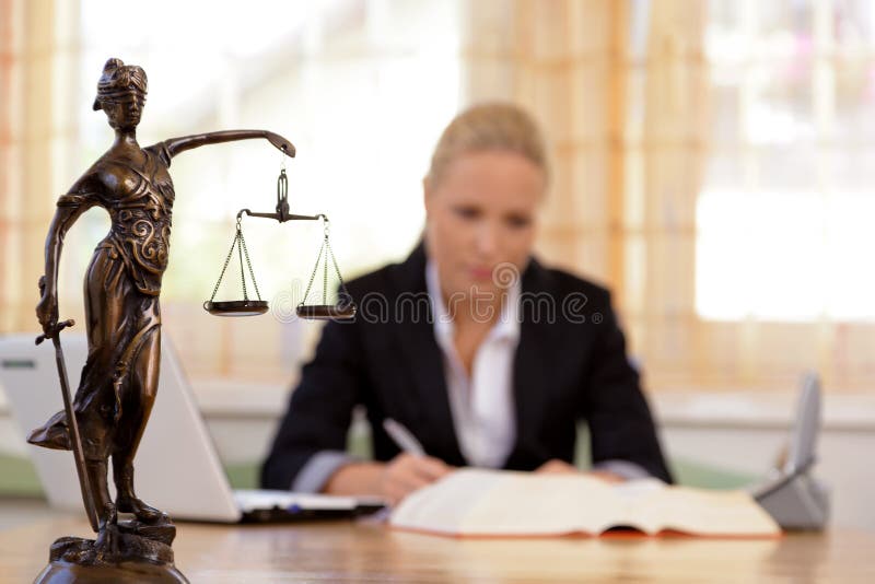 Rechtsanwalt im Büro