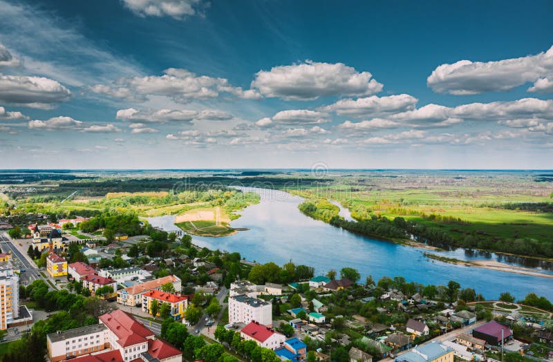 Rechytsa, Bielorrusia Vista Aérea De Las Casas Residenciales Horizonte De La Ciudad En El Día De Verano Vista superior Vista de d imagen de archivo Rechytsa, Bielorrusia Vista Aérea De Las Casas Residenciales Horizonte De La Ciudad En El Día De Verano Vista superior Vista de d imagen de archivo