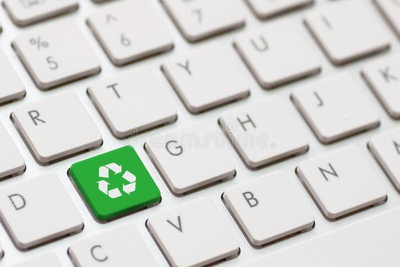 Recicle o símbolo em um teclado de computador imagens de stock Recicle o símbolo em um teclado de computador imagens de stock
