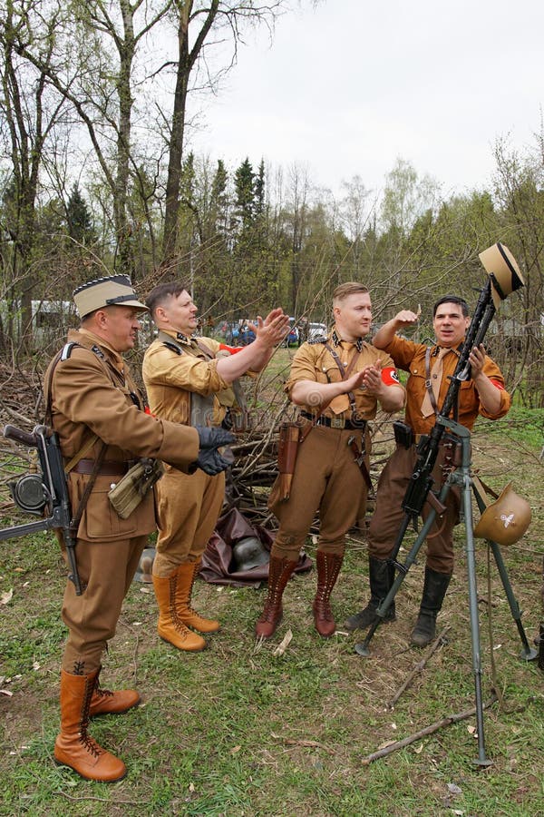 Reconstrucción De Los Eventos De La Segunda Guerra Mundial Fotografía  editorial - Imagen de batallas, soldados: 129011082