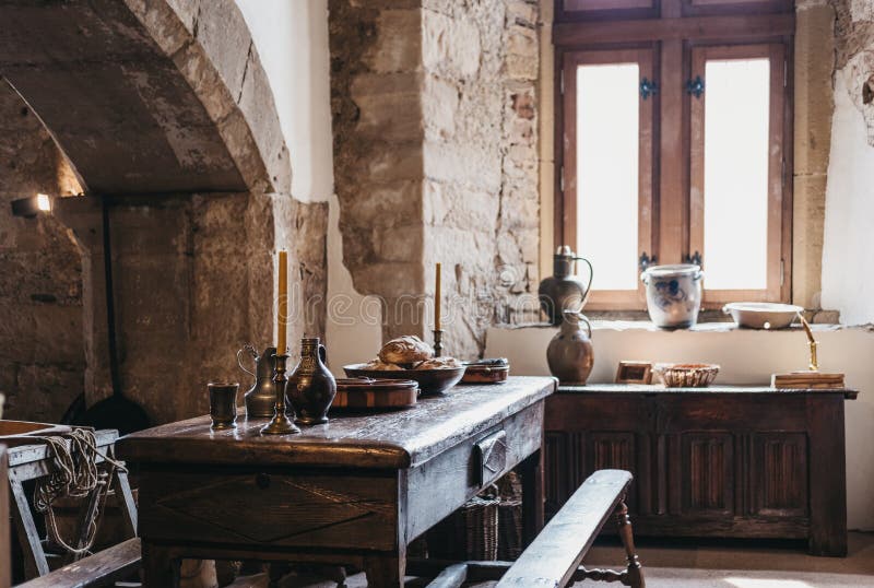 https://thumbs.dreamstime.com/b/recreated-exhibit-medieval-kitchen-inside-vianden-castle-luxembourg-may-one-largest-finest-feudal-residences-roman-151405807.jpg