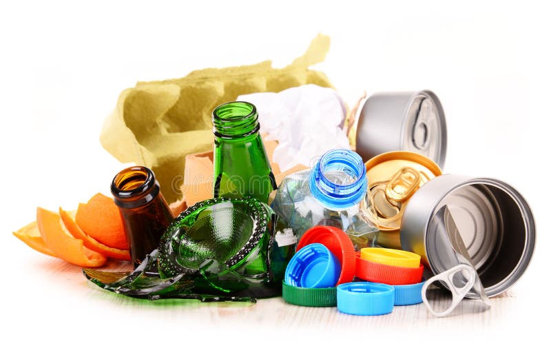 Recyclable śmieciarski składać się z szkło, klingeryt, metal i papier