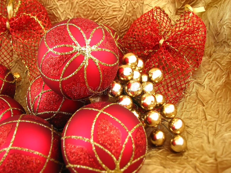 Red bulbs with ribbon