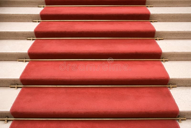 Alfombra sobre el escalera bienvenido.