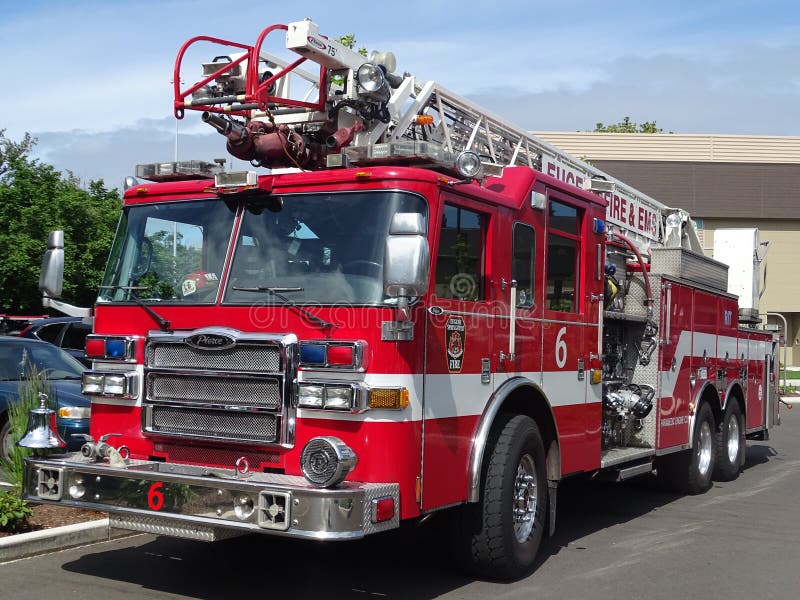 Red Fire Truck editorial stock photo. Image of oregon 117762588
