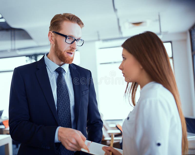 Glasses Wearing Employee Gives Head Job to Her Boss