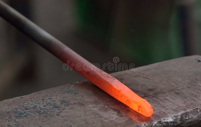 red-hot-iron-anvil-process-forge-7776117