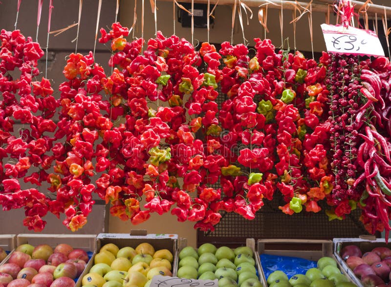 Red och Chilipeppar, Sorrento, Italien royaltyfri bild Red och Chilipeppar, Sorrento, Italien royaltyfri bild