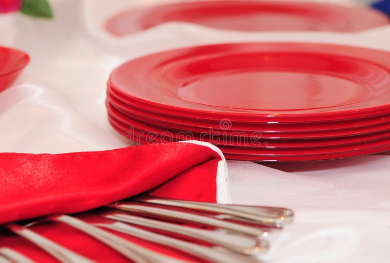 Red plates