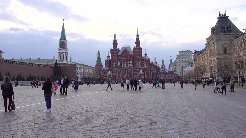 Red quadratischen historisches Museum Staates Moskaus links nach rechts der Gummihauptuniversalspeicher