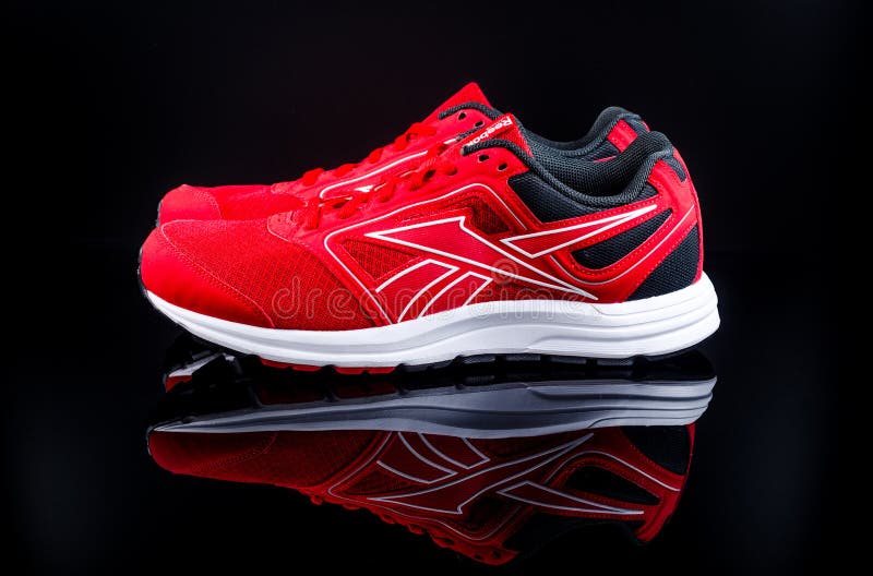 reebok red running shoes