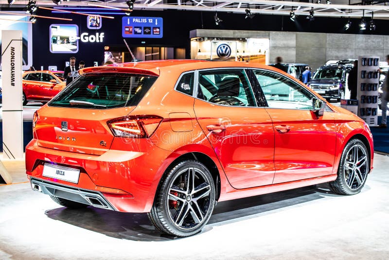 Red Seat Ibiza Fr Brussels Motor Show 第5代 Mk5 Mqb A0平台 Seat生产的超小型车图库摄影片 图片包括有远期 生活方式