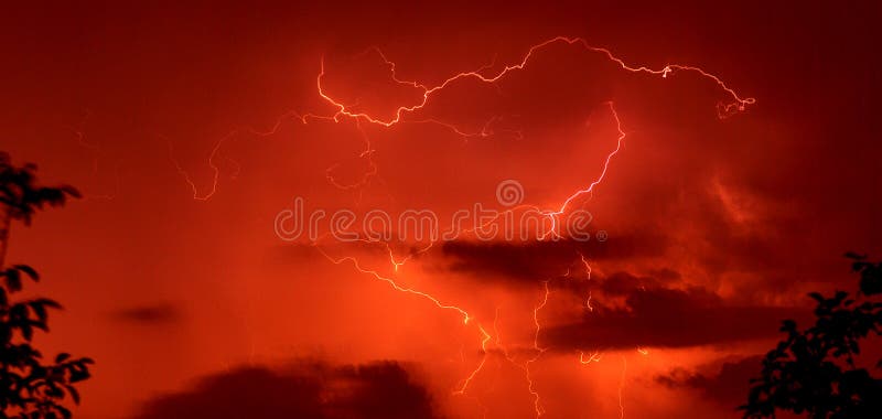 lejr rim rangle Red Thunderstorm Background. Stock Photo - Image of danger, blue: 3037192