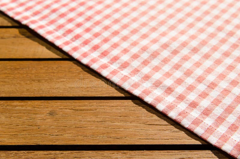 Red White Checkered Table Cloth Stock Photo - Image of wood, deep: 27171030