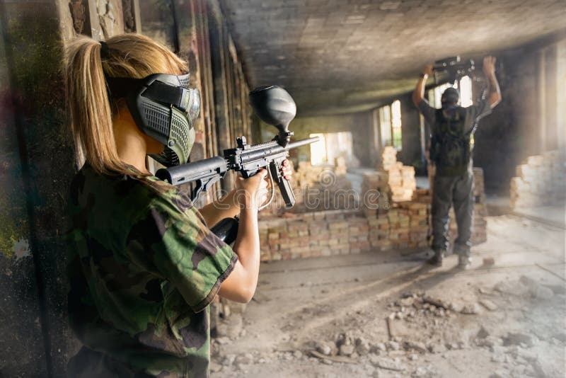 Reddition de joueur de Paintball photos stock Reddition de joueur de Paintball photos stock
