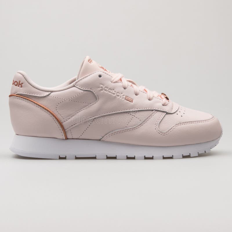 wond Renovatie Vaag Reebok Classic Leather HW Pink and Rose Gold Sneaker Editorial Stock Image  - Image of leather, equipment: 181055049