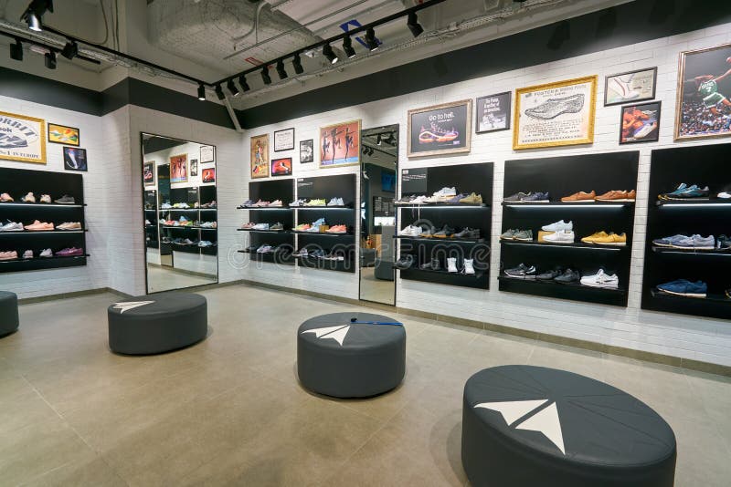 reebok classic store