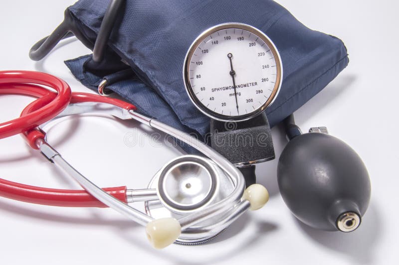 Reeks van kenmerkende uitrusting voor het bepalen van verhoogde bloeddruk voor artsen van cardiologie, interne geneeskunde, thera stock afbeeldingen Reeks van kenmerkende uitrusting voor het bepalen van verhoogde bloeddruk voor artsen van cardiologie, interne geneeskunde, thera stock afbeeldingen