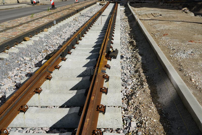 Reemplazo de los carriles de la tranvía, reconstrucción del ferrocarril en ciudad fotos de archivo libres de regalías Reemplazo de los carriles de la tranvía, reconstrucción del ferrocarril en ciudad fotos de archivo libres de regalías