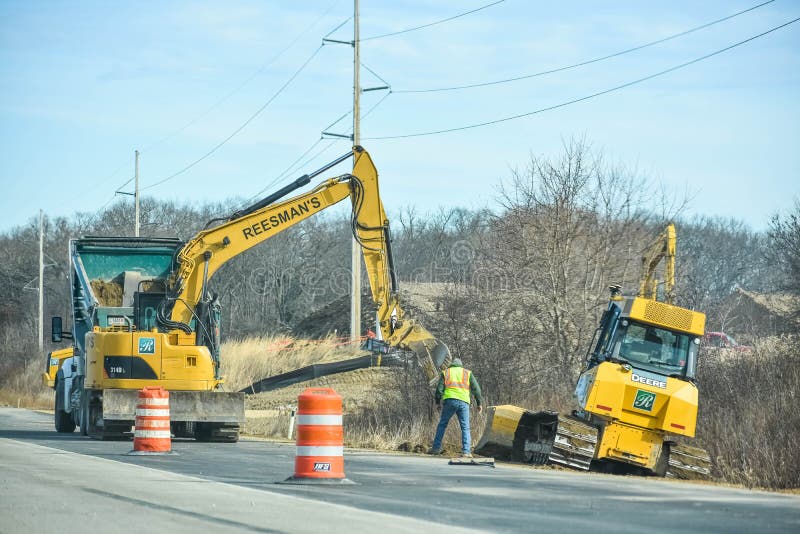 Reesman`s Tractor, Construction Workers Editorial Stock Image Image