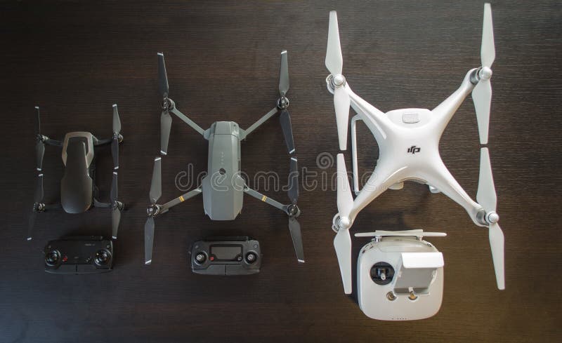 Comparison photo of the sizes of 3 drones - Mavic Air, Mavic Pro and Phantom 4. Comparison photo of the sizes of 3 drones - Mavic Air, Mavic Pro and Phantom 4