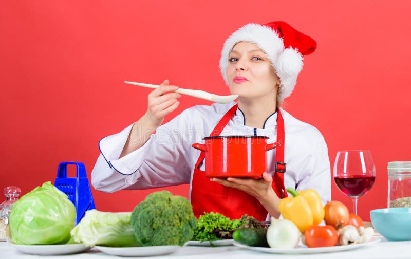 Refeição principal da tentativa Ideias fáceis para a festa de Natal Receitas saudáveis do feriado do Natal Chapéu de Santa do coz imagens de stock Refeição principal da tentativa Ideias fáceis para a festa de Natal Receitas saudáveis do feriado do Natal Chapéu de Santa do coz imagens de stock
