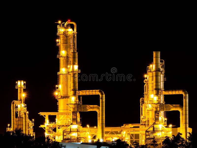 Refinaria de petróleo foto de stock royalty free Refinaria de petróleo foto de stock royalty free