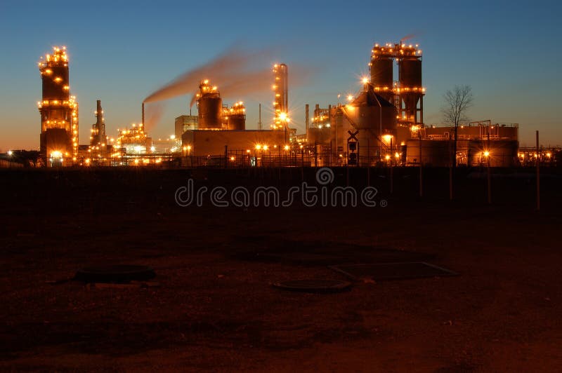 Refinery at night in Montreal 4