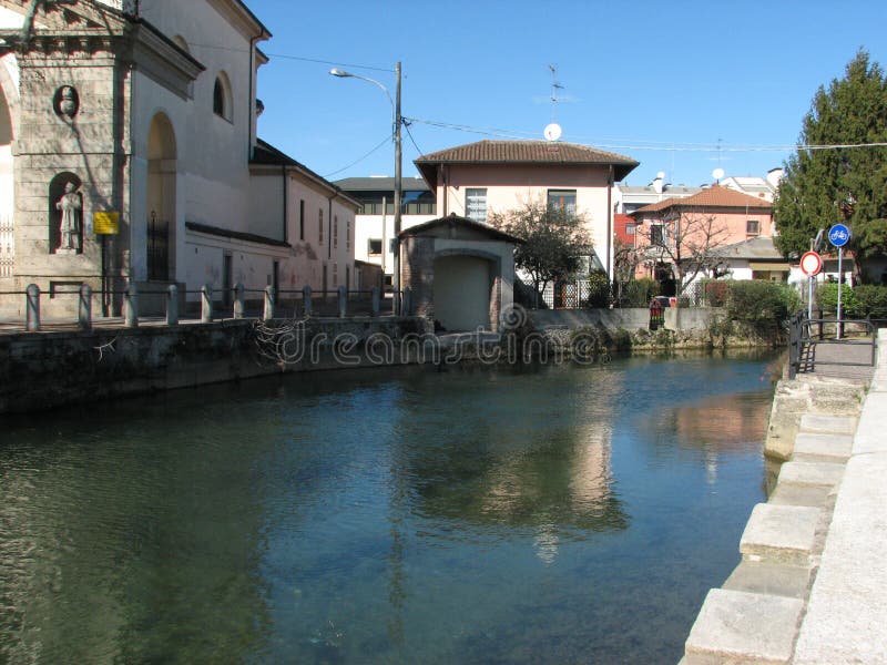 Reflections on Naviglio Martesana