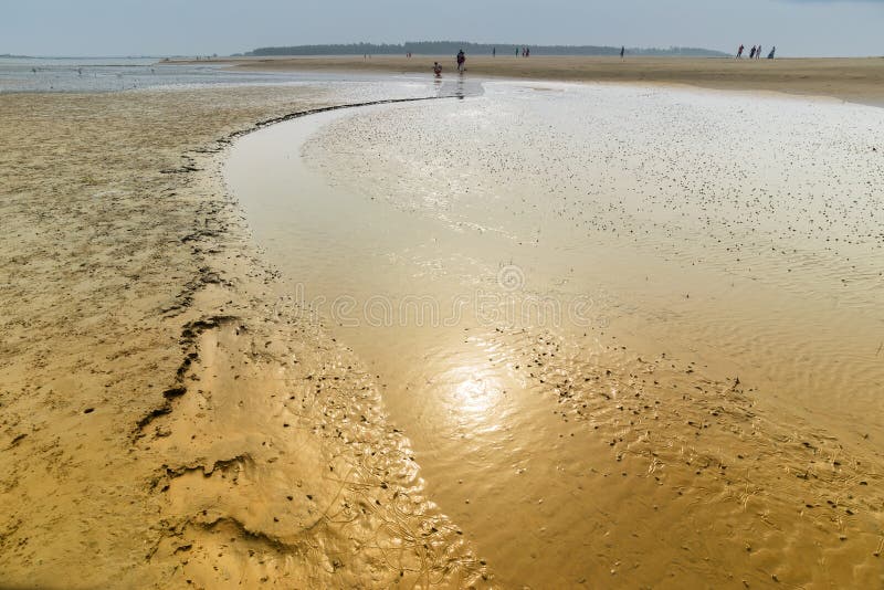 Reflexion von Sun im Wasser von Fluss lizenzfreie stockfotos Reflexion von Sun im Wasser von Fluss lizenzfreie stockfotos